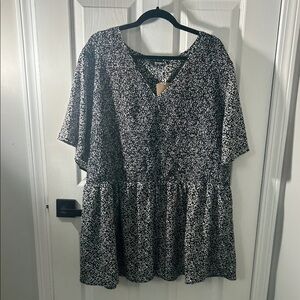 BloomChic Black and White Patterned Blouse